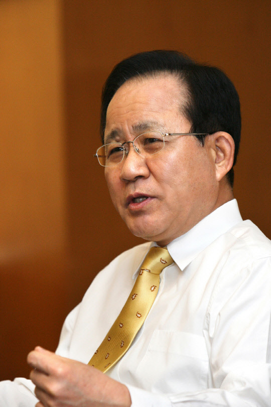 2일 허진규 일진그룹 회장이 '생각을 바꾸고, 혁신기업으로 도약하자'는 올해 경영방침을 밝혔다. <일진그룹 제공>